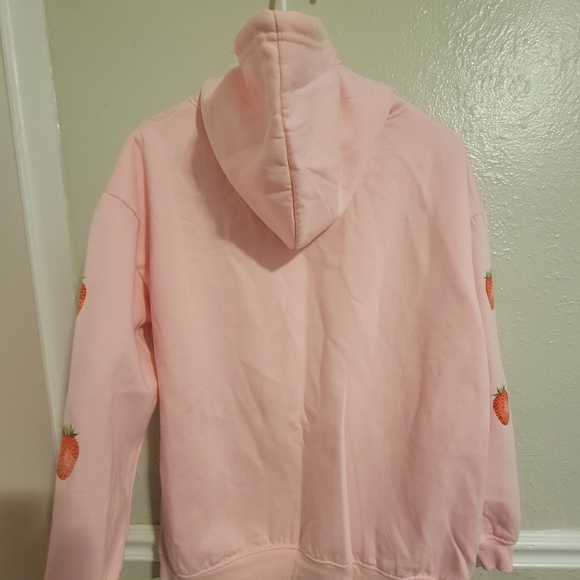 Pink Hoodie with Strawberry Lined Sleeves - Picture 4 of 5